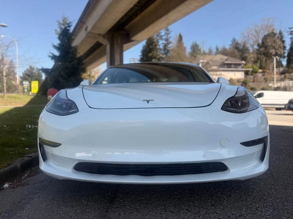 2021 Tesla Model 3 - Image 2 of 18