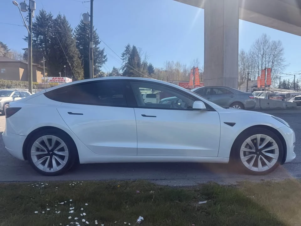 2021 Tesla Model 3 - Image 3 of 18