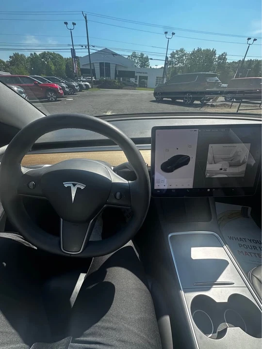 2021 Tesla Model 3 - Image 7 of 10