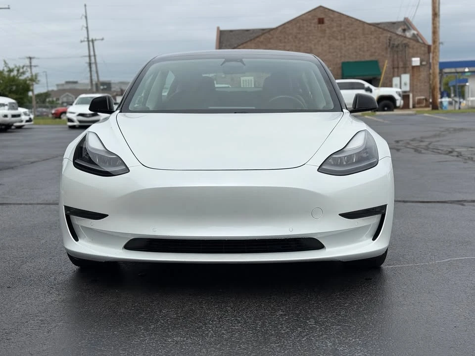2021 Tesla Model 3 - Image 2 of 17
