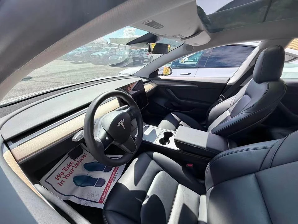 2021 Tesla Model 3 - Image 9 of 10