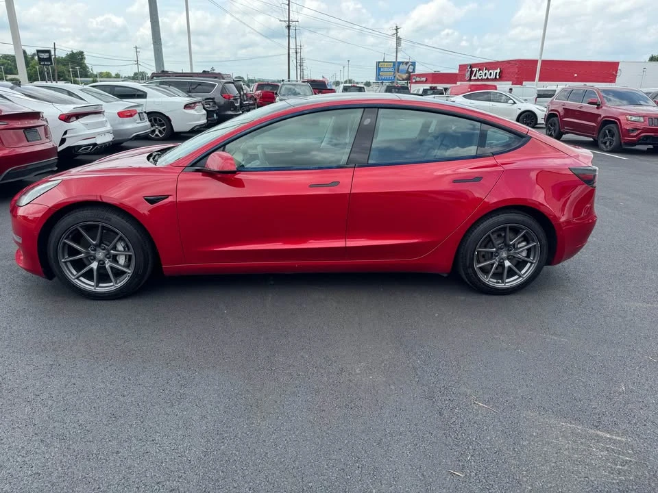2021 Tesla Model 3 - Image 2 of 16