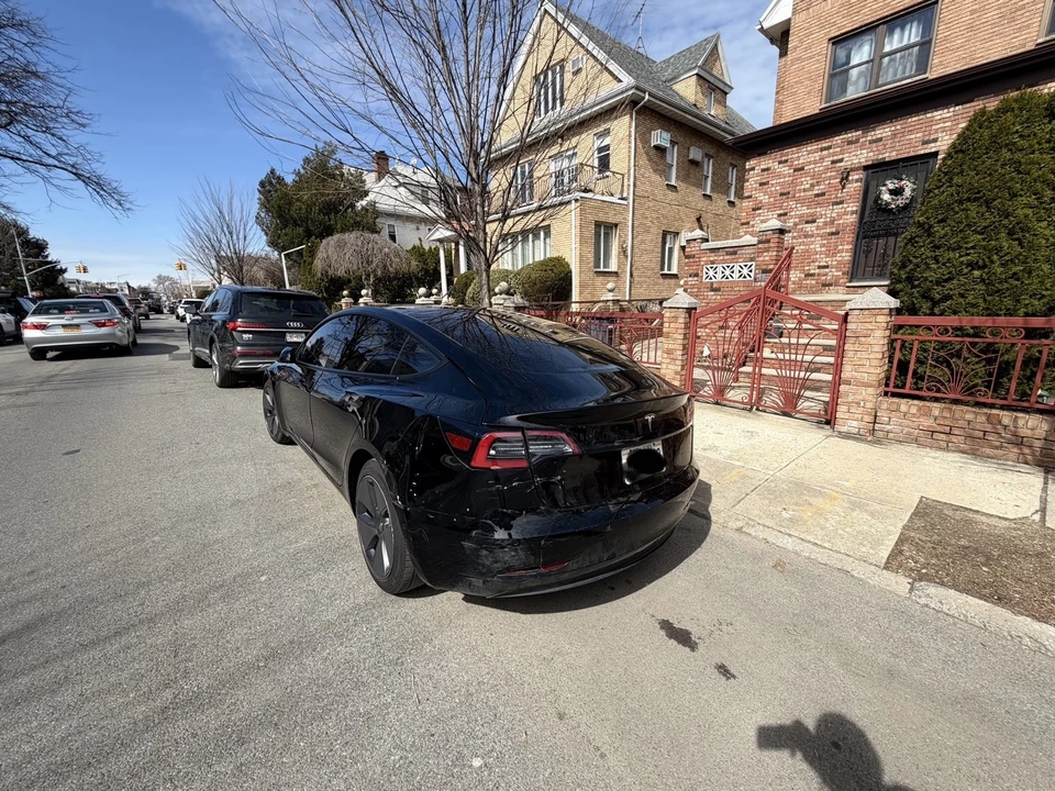 2021 Tesla Model 3 - Image 2 of 8