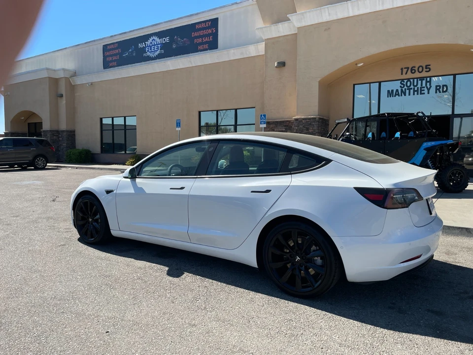 2021 Tesla Model 3 - Image 3 of 21