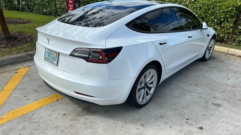 2021 Tesla Model 3 - Image 3 of 8