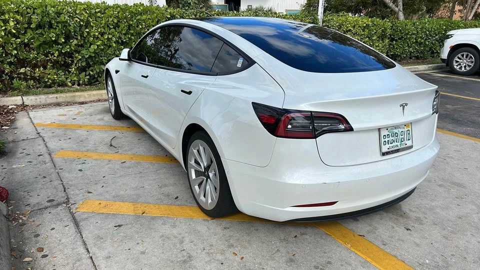 2021 Tesla Model 3 - Image 4 of 8