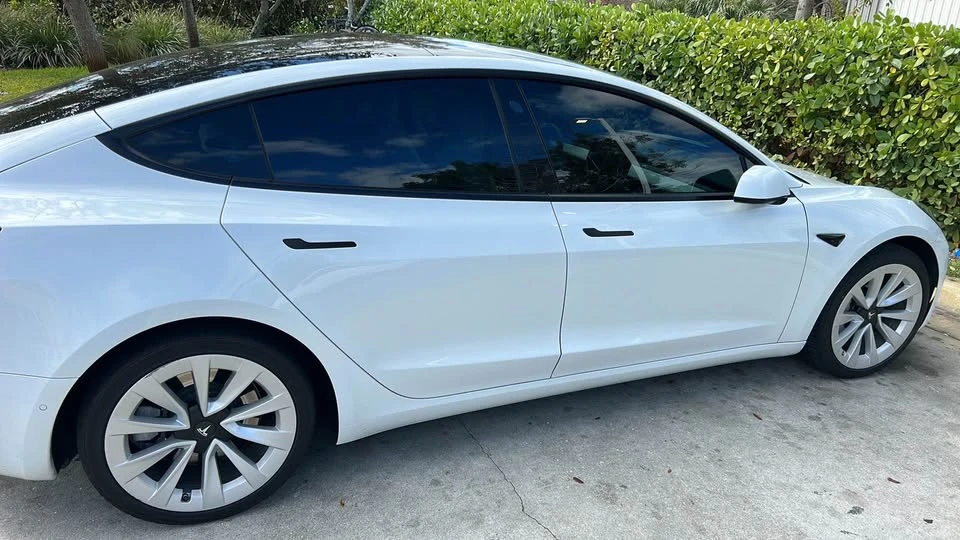 2021 Tesla Model 3 - Image 2 of 8