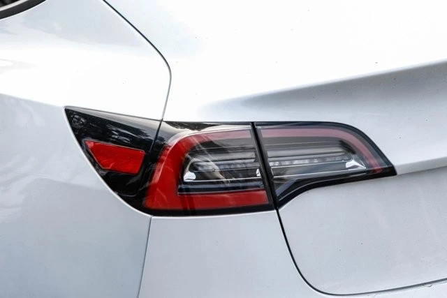 2021 Tesla Model 3 - Image 8 of 12
