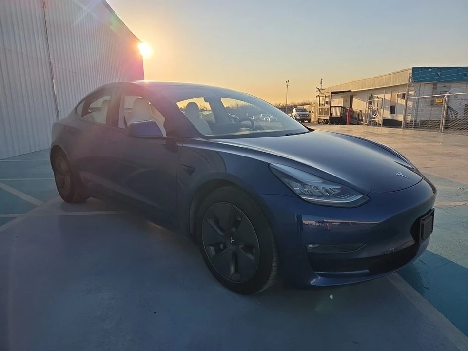 2021 Tesla Model 3 - Image 2 of 7