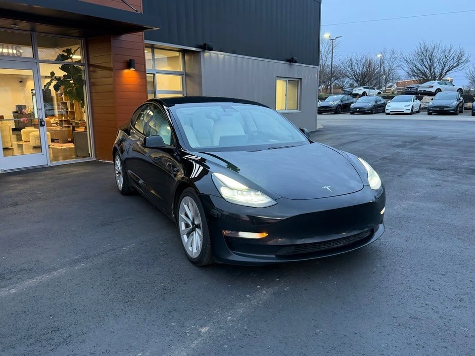 2021 Tesla Model 3 - Image 2 of 12