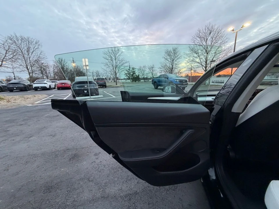 2021 Tesla Model 3 - Image 8 of 12