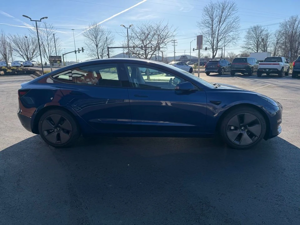 2021 Tesla Model 3 - Image 3 of 18