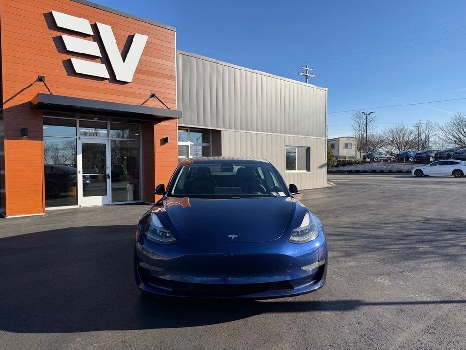 2021 Tesla Model 3 - Image 2 of 18