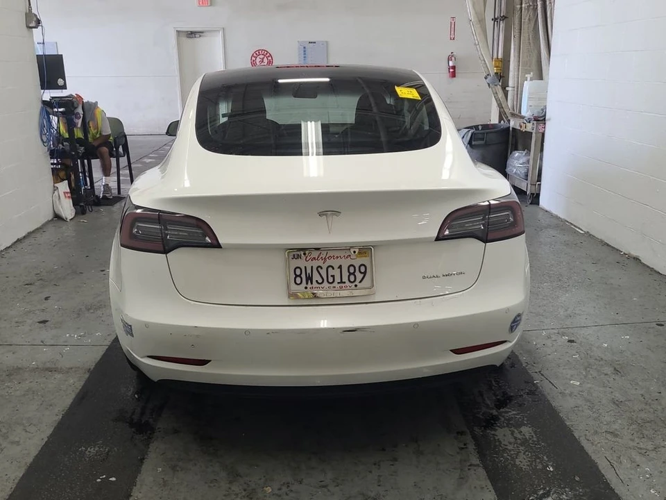 2021 Tesla Model 3 - Image 3 of 10
