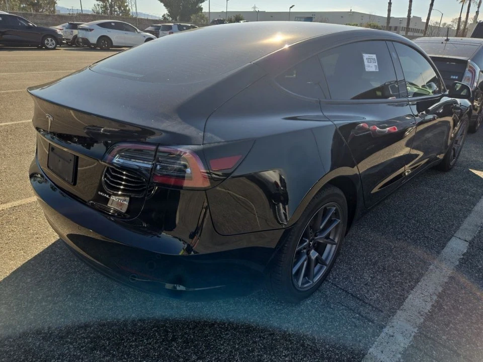 2021 Tesla Model 3 - Image 4 of 5