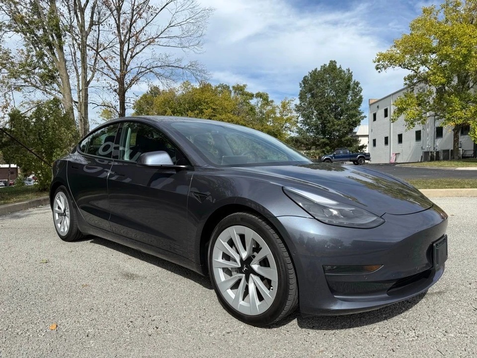 2021 Tesla Model 3 - Image 2 of 9