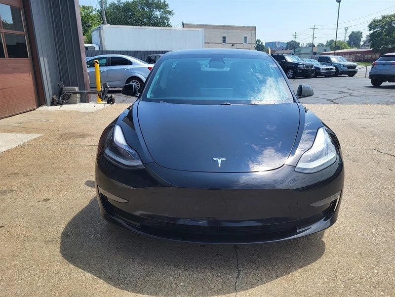 2021 Tesla Model 3 - Image 2 of 17