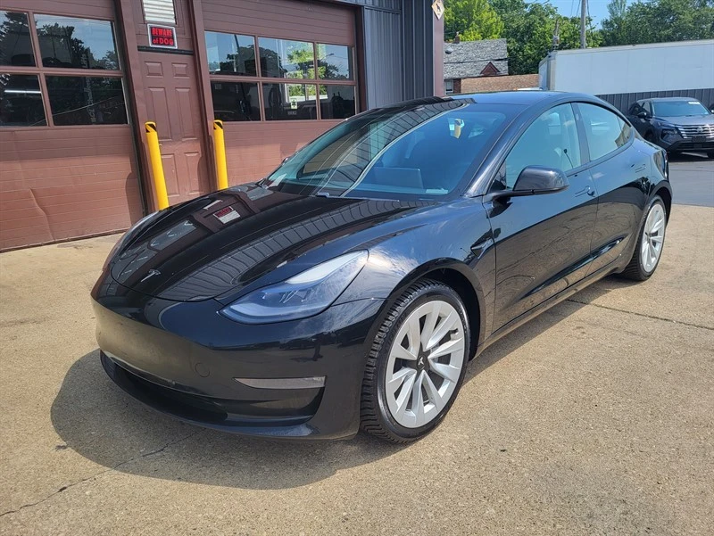 2021 Tesla Model 3 - Image 3 of 17