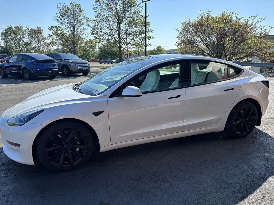 2021 Tesla Model 3 - Image 5 of 19