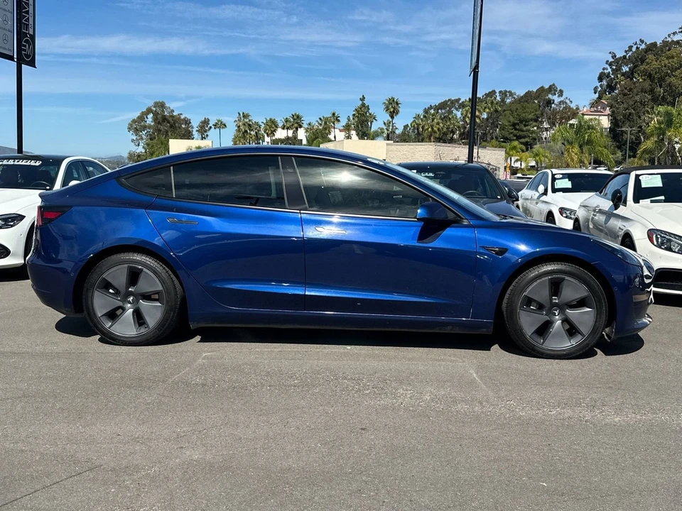 2021 Tesla Model 3 - Image 2 of 21