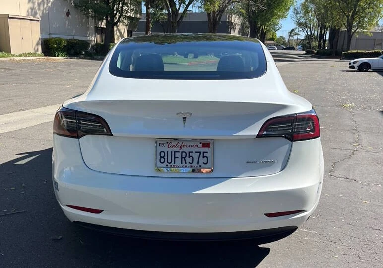 2021 Tesla Model 3 - Image 6 of 11