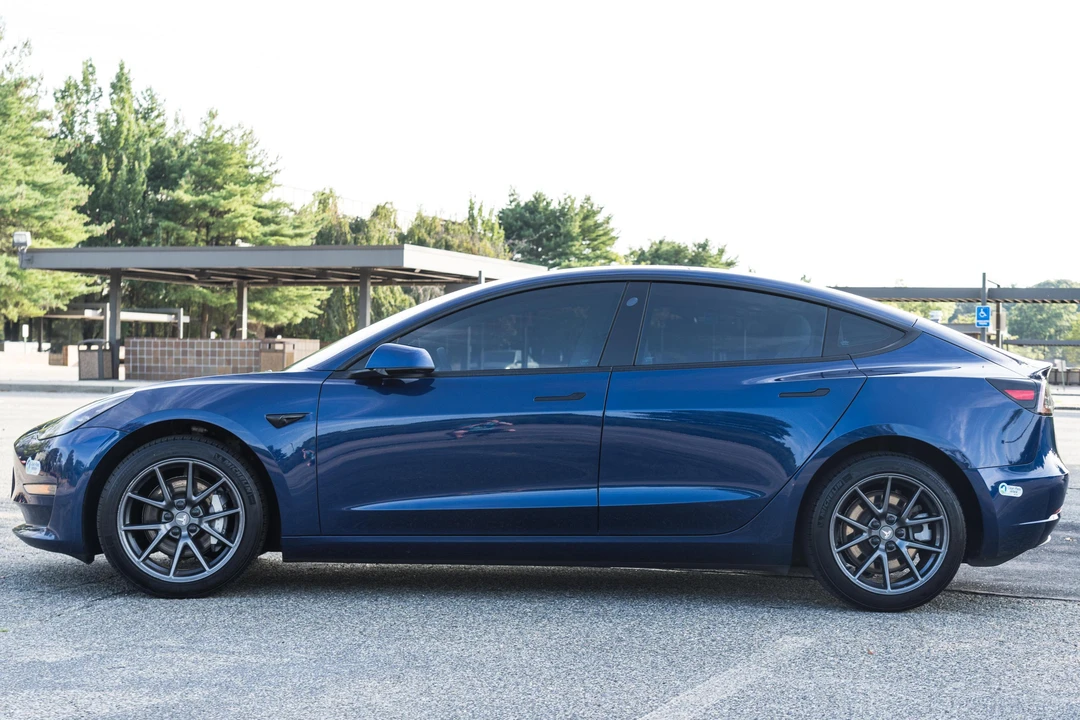 2021 Tesla Model 3 - Image 3 of 31