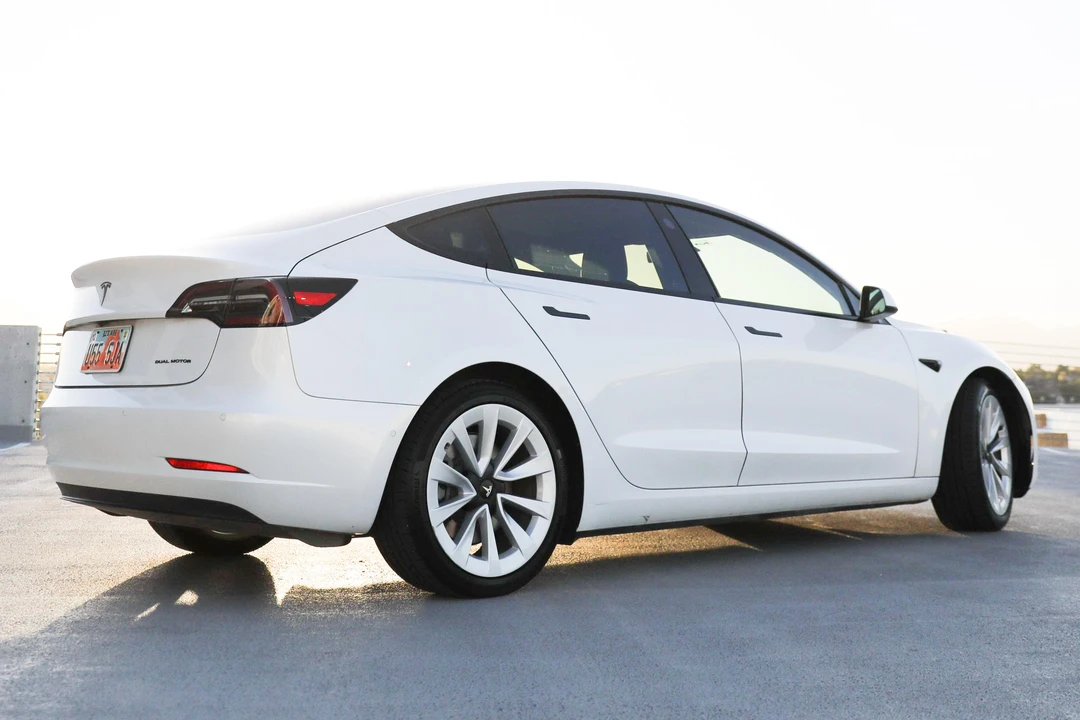2021 Tesla Model 3 - Image 3 of 5