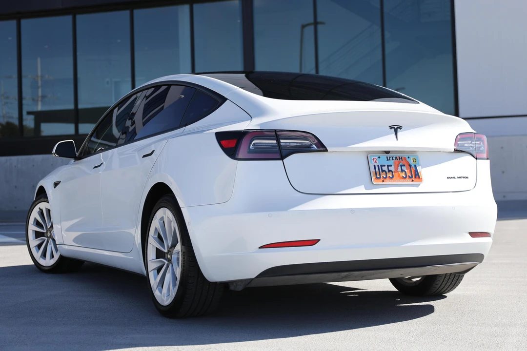 2021 Tesla Model 3 - Image 4 of 5