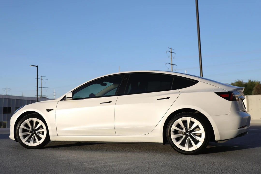 2021 Tesla Model 3 - Image 2 of 5