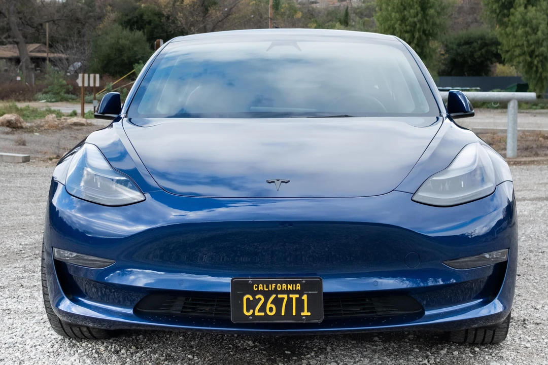 2021 Tesla Model 3 - Image 2 of 31