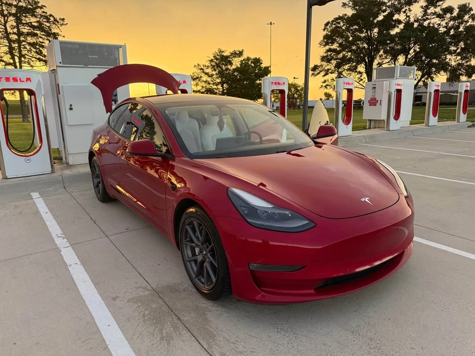 2021 Tesla Model 3 - Image 2 of 19