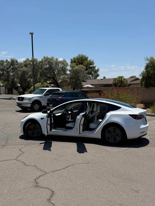 2021 Tesla Model 3 - Image 4 of 11
