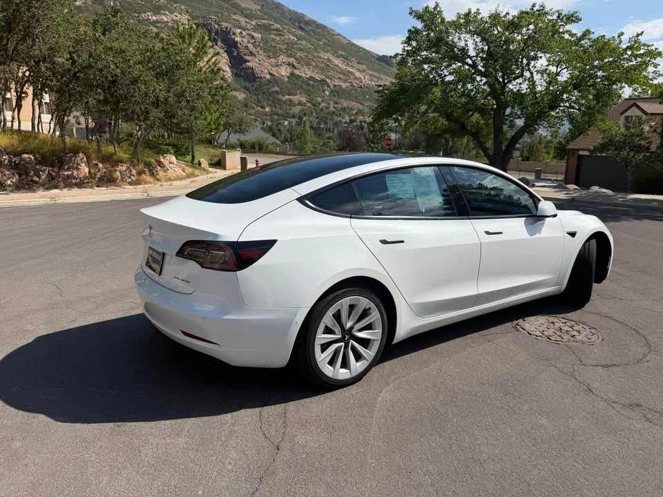 2021 Tesla Model 3 - Image 4 of 17