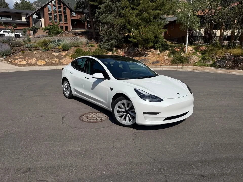 2021 Tesla Model 3 - Image 2 of 17