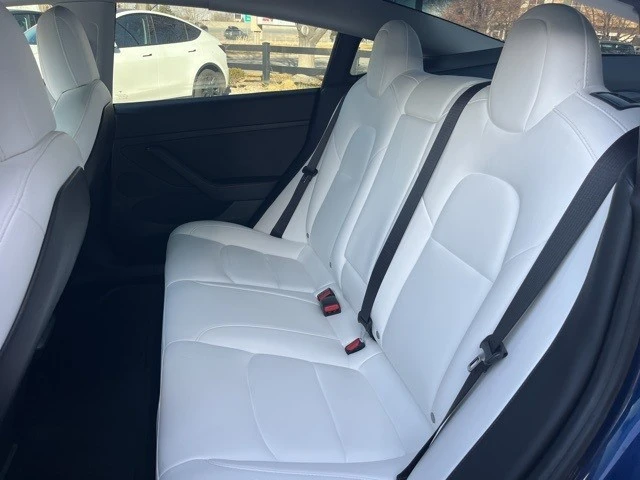 2021 Tesla Model 3 Performance - Image 17 of 21