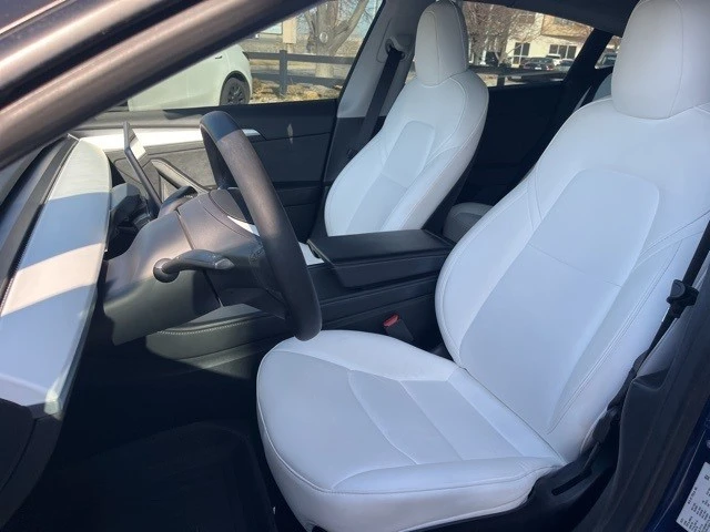 2021 Tesla Model 3 Performance - Image 13 of 21