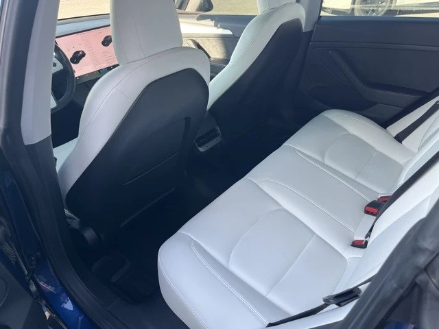 2021 Tesla Model 3 Performance - Image 16 of 21