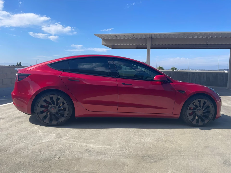 2021 Tesla Model 3 Performance - Image 14 of 31