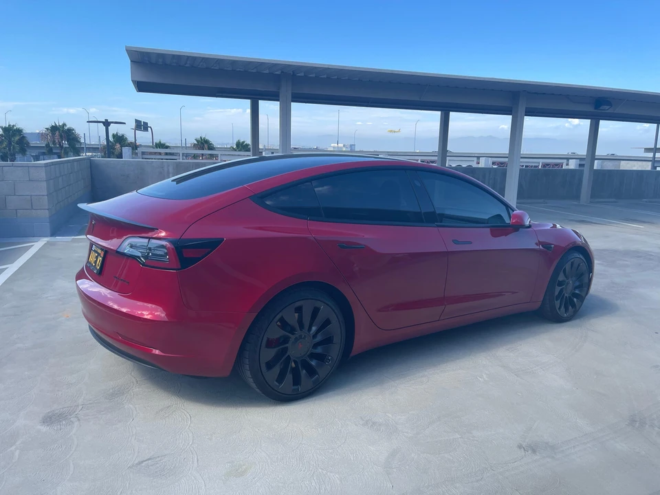 2021 Tesla Model 3 Performance - Image 13 of 31