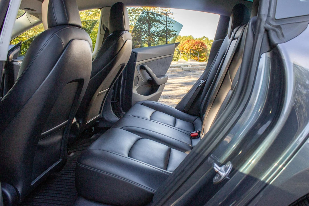 2021 Tesla Model 3 Performance - Image 24 of 31