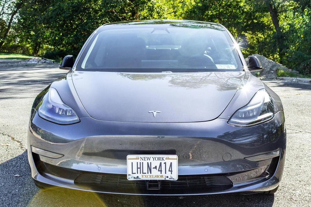 2021 Tesla Model 3 Performance - Image 2 of 31
