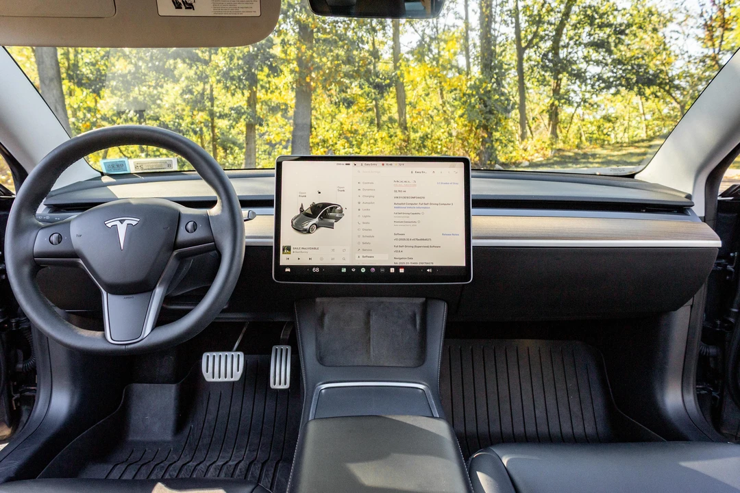 2021 Tesla Model 3 Performance - Image 22 of 31
