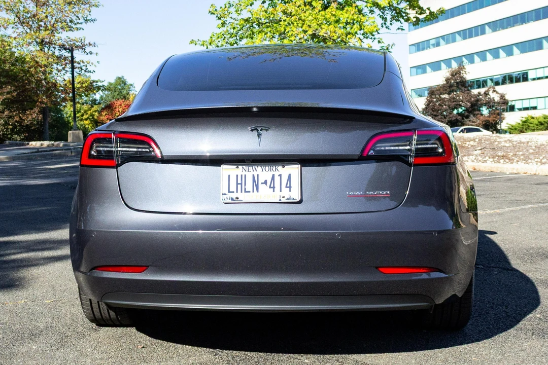 2021 Tesla Model 3 Performance - Image 5 of 31