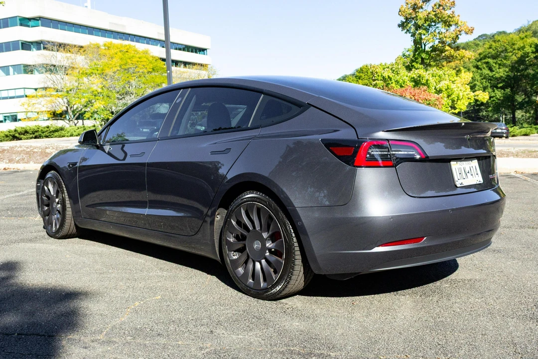 2021 Tesla Model 3 Performance - Image 4 of 31