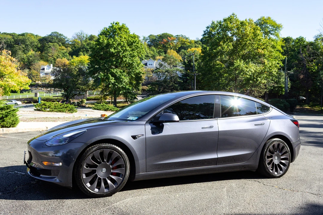 2021 Tesla Model 3 Performance - Image 6 of 31