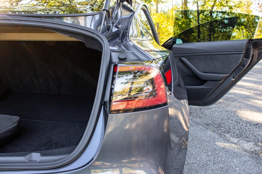2021 Tesla Model 3 Performance - Image 12 of 31