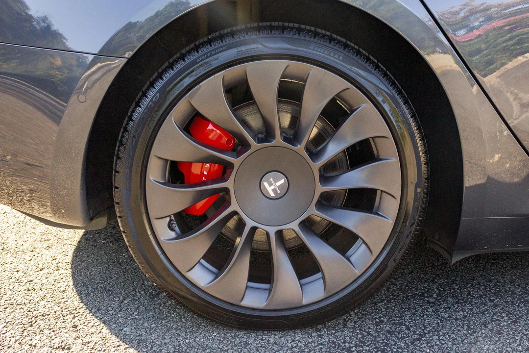 2021 Tesla Model 3 Performance - Image 19 of 31