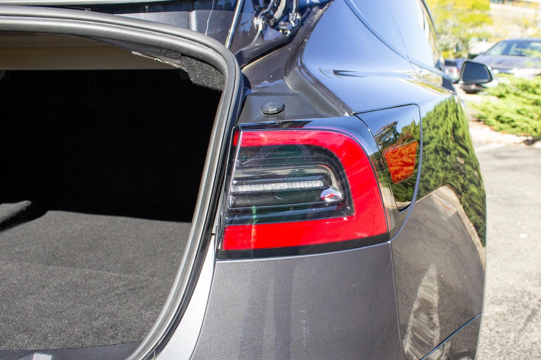 2021 Tesla Model 3 Performance - Image 13 of 31