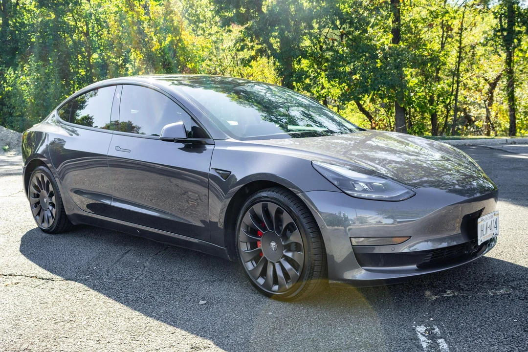 2021 Tesla Model 3 Performance - Image 3 of 31