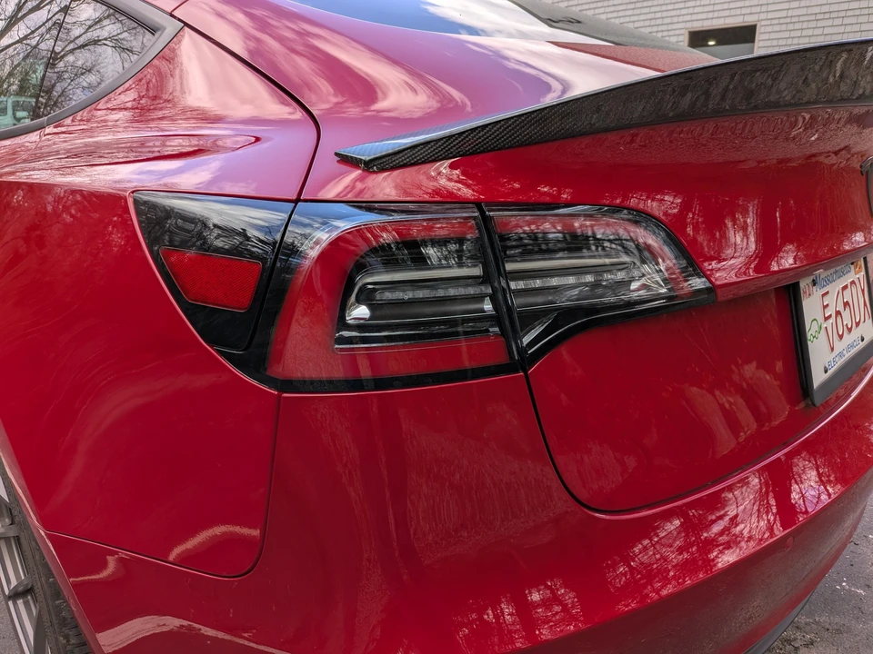 2021 Tesla Model 3 Performance - Image 25 of 31